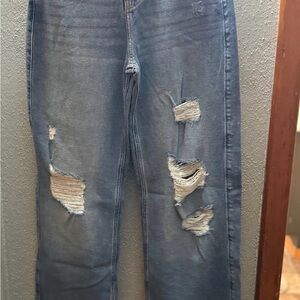 Hollister Ripped Boyfriend Jeans in Blue